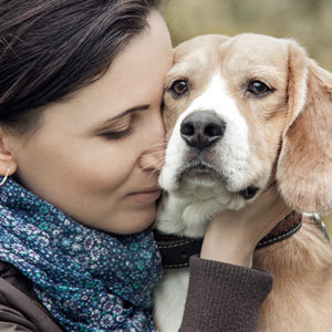 Uomo e animali uniti nel dolore